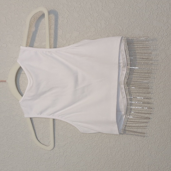 Milumia white ribbed sleevess round neck cropped tank top with rhinestone fringe - Picture 13 of 13